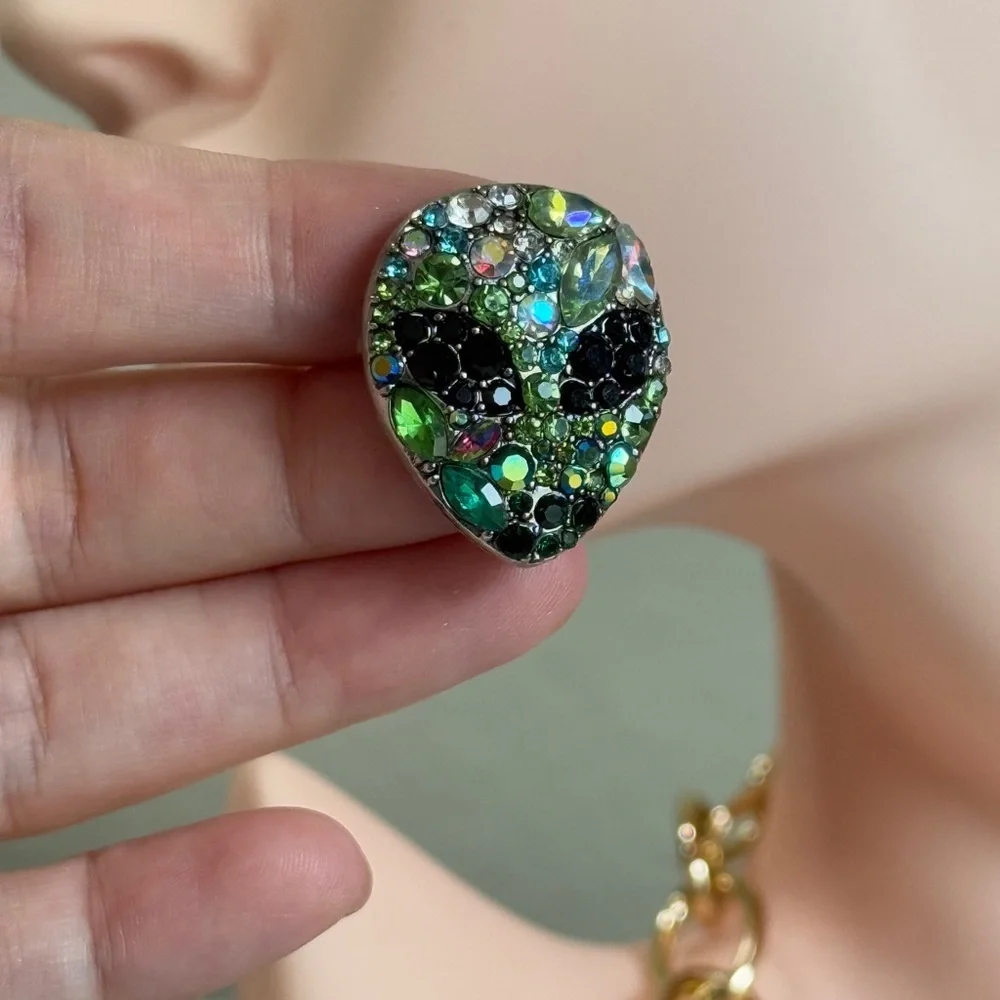 ⚜️❤️🔥 Aliené Rhinestone Brooch 👽💎💚 - Picture 6 of 7